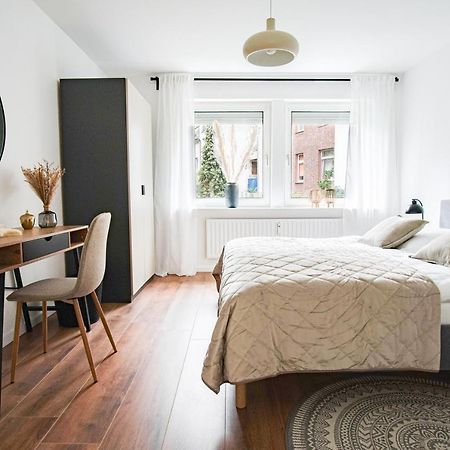 Homefy Bright And Cozy Holiday Apartment - Washer & Dryer - Free Parking Есен Екстериор снимка
